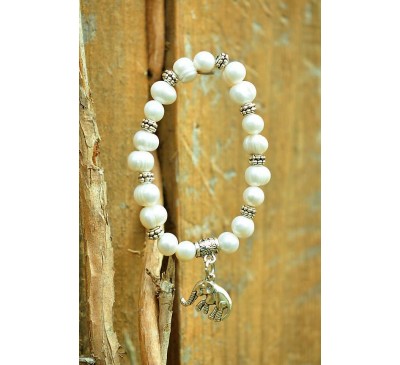 Journey to a New Land - Elephant charm on natural white pearl bracelet (BA-903508)