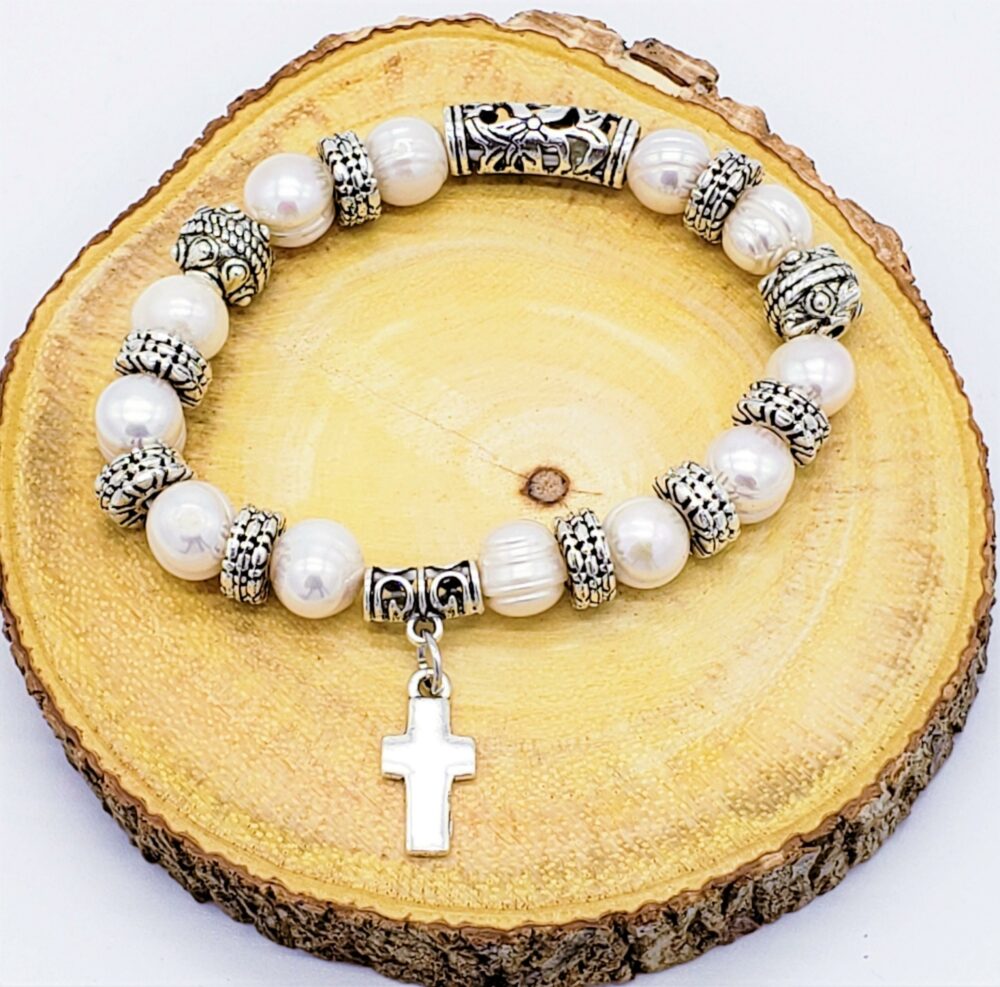 8-9mm Freshwater Culture White Pearl Bracelet with Cross Charm