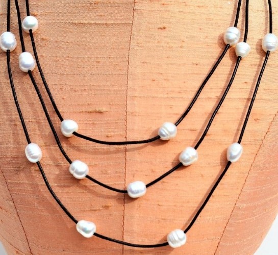 Triple Strand Long Leather Pearl Necklace - Black (LN-906038)